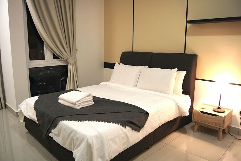 Hotel Twin Galaxy Suites By Iconic Bliss