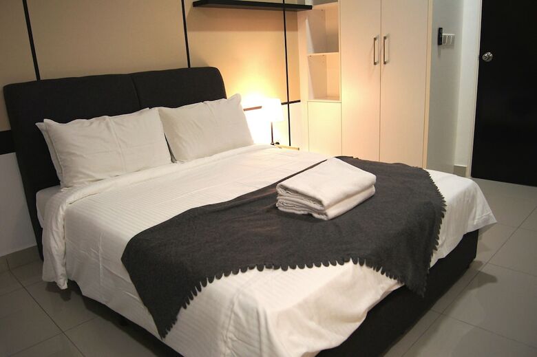 Hotel Twin Galaxy Suites By Iconic Bliss