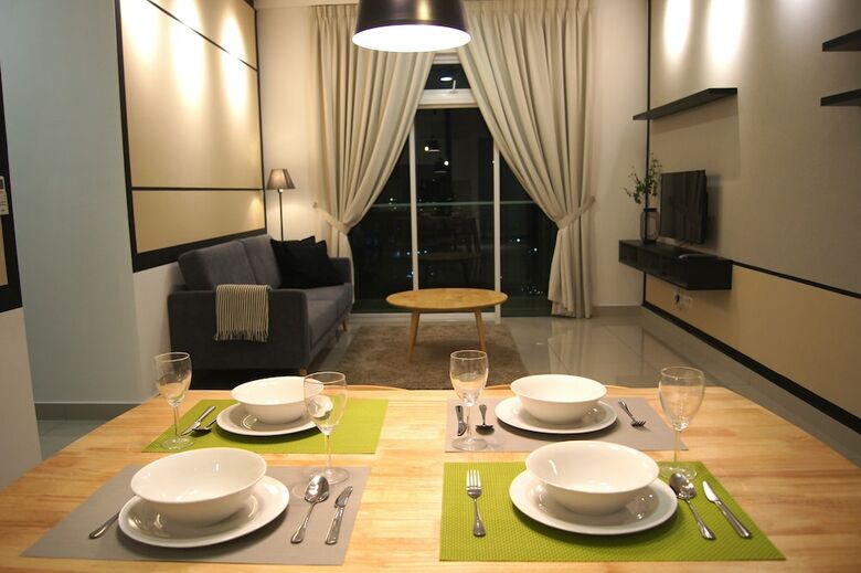 Hotel Twin Galaxy Suites By Iconic Bliss
