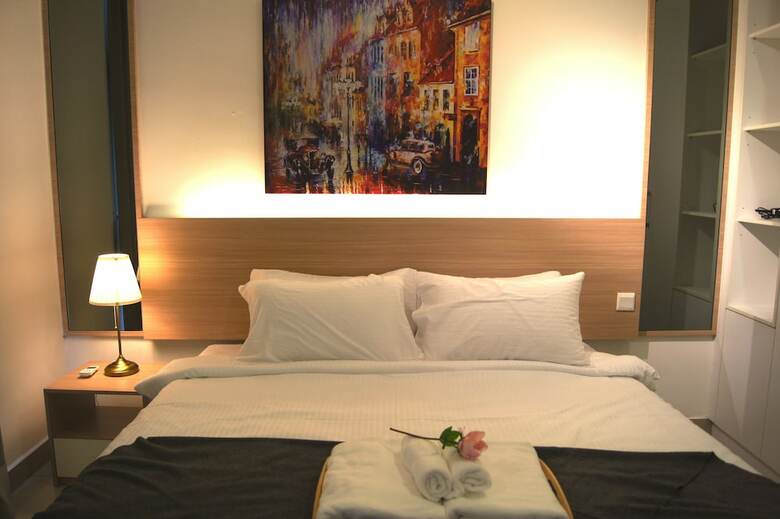 Hotel Twin Galaxy Suites By Iconic Bliss
