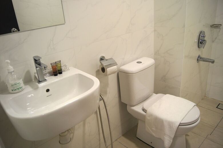 Hotel Twin Galaxy Suites By Iconic Bliss