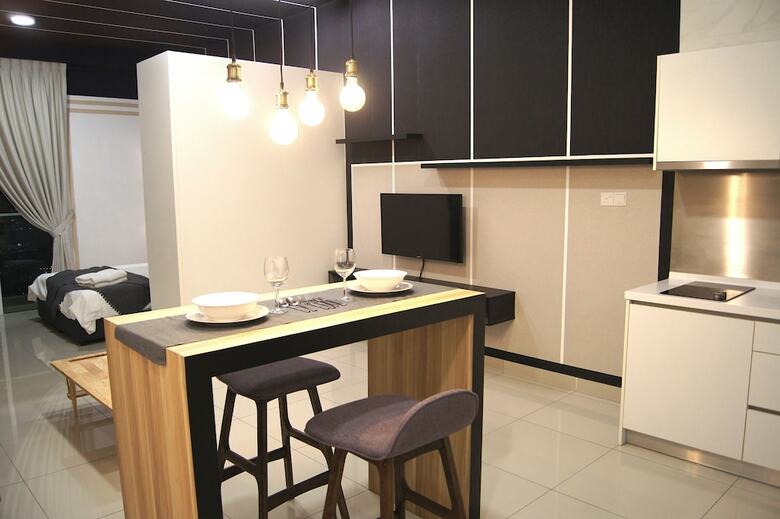 Hotel Twin Galaxy Suites By Iconic Bliss
