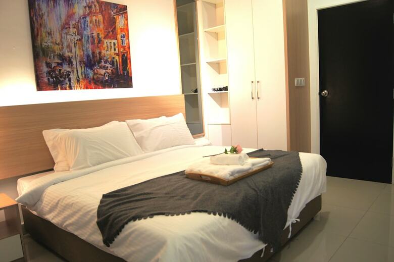 Hotel Twin Galaxy Suites By Iconic Bliss