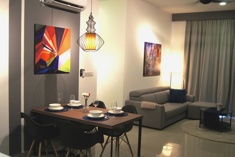 Hotel Twin Galaxy Suites By Iconic Bliss