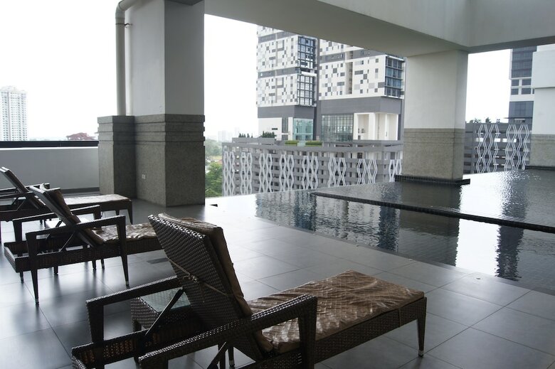 Hotel Twin Galaxy Suites By Iconic Bliss