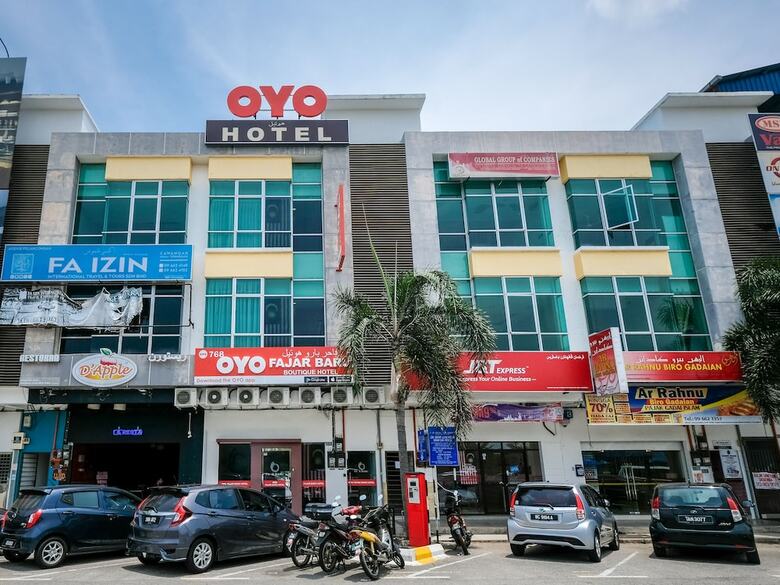 Oyo 768 Fajar Baru Boutique Hotel