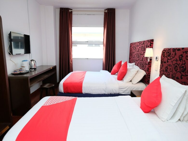 Oyo 619 Grand City Hotel 2