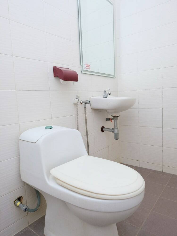 Oyo 619 Grand City Hotel 2