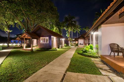 Hotel Adena Beach Resort