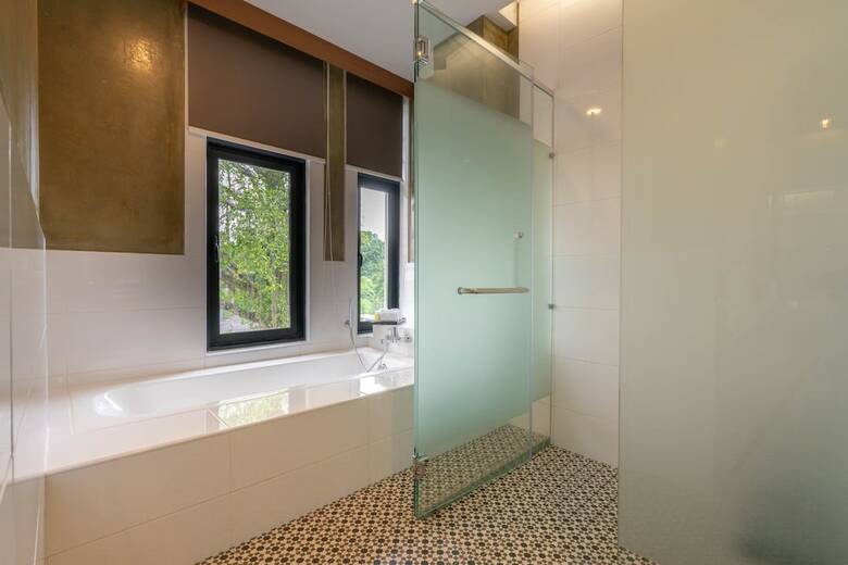 Treasures Hotel And Suites