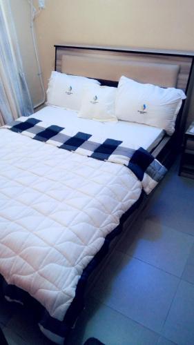 Mayoral Hotel & Suite