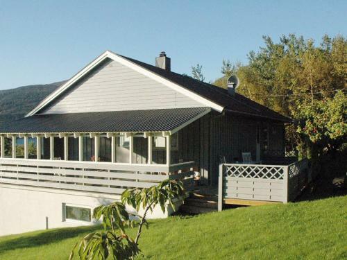 Three-bedroom Holiday Home In �farnes