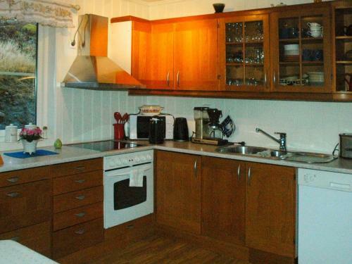 Two-bedroom Holiday Home In Aver�y 3