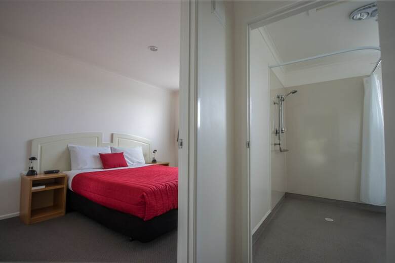 Antonio Mews Motel