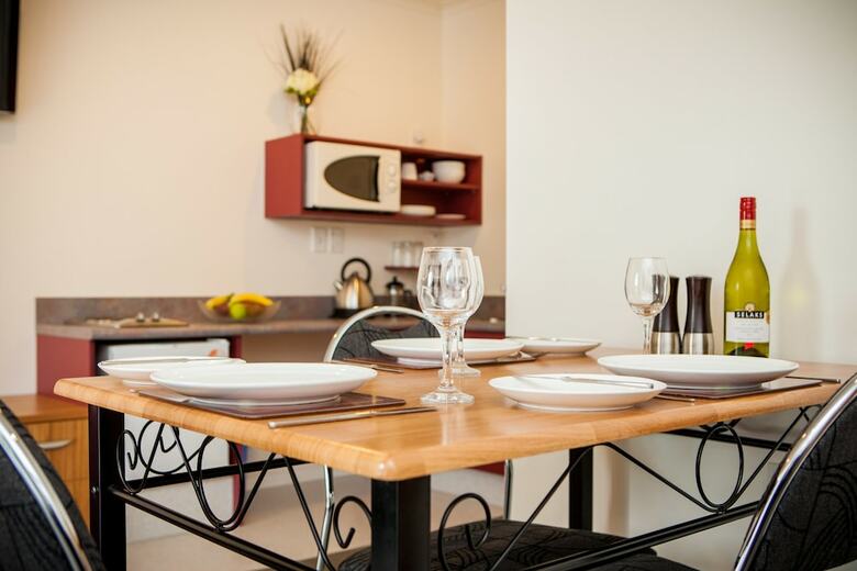 Antonio Mews Motel