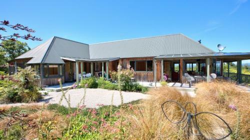 Taupo Treetops Lakestay