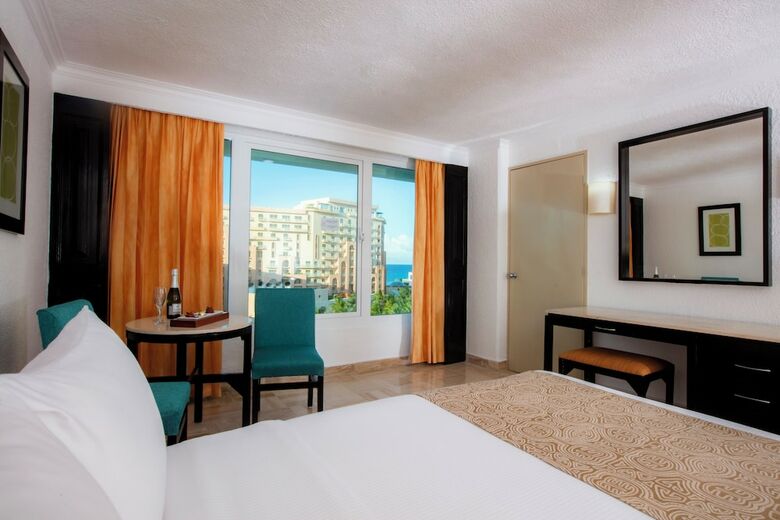 Hotel Krystal Canc�n