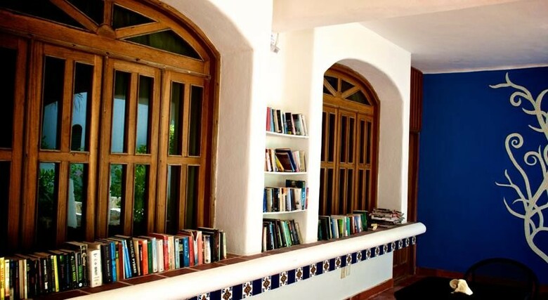 Hotel Pelicano Inn