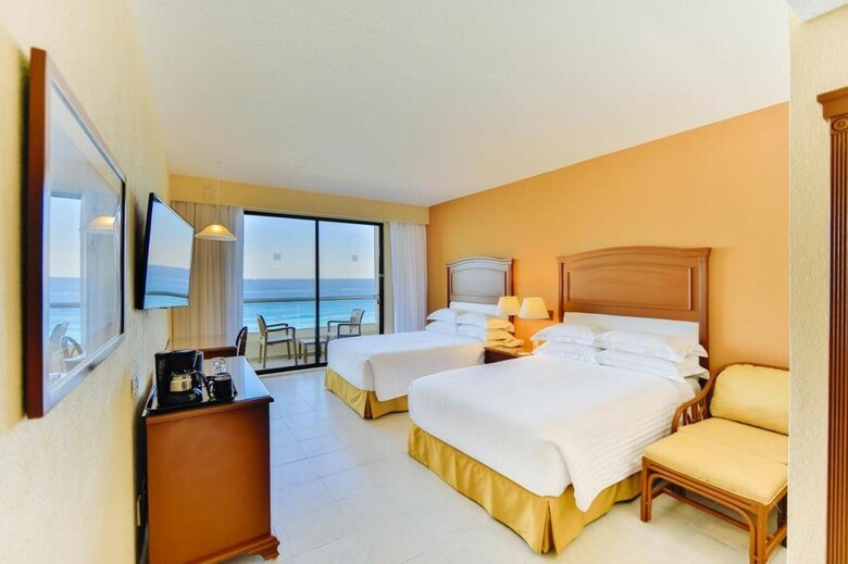 Hotel Occidental Tucanc�n
