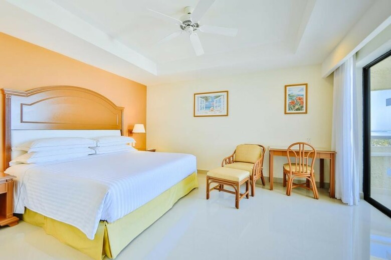 Hotel Occidental Tucanc�n
