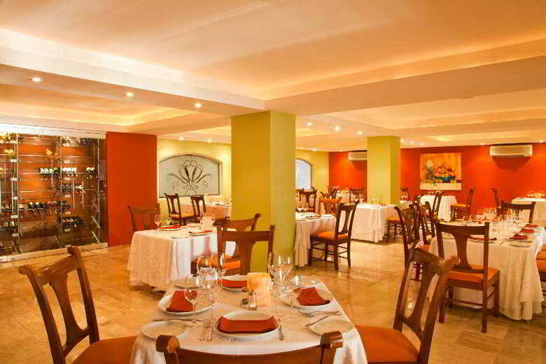 Hotel Plaza Pelicanos Grand Beach Resort