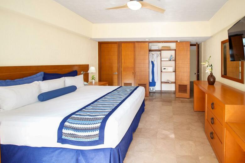 Hotel Plaza Pelicanos Grand Beach Resort