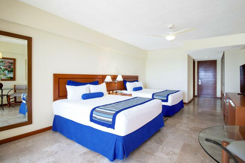 Hotel Plaza Pelicanos Grand Beach Resort