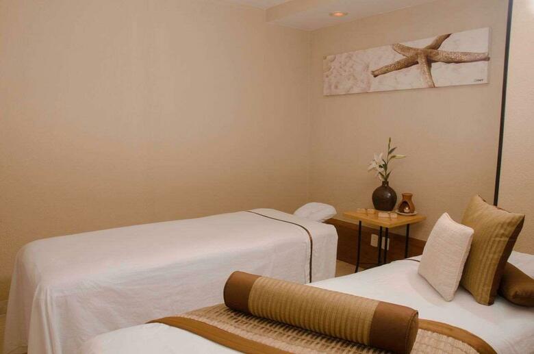 Hotel Plaza Pelicanos Grand Beach Resort