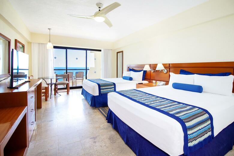 Hotel Plaza Pelicanos Grand Beach Resort
