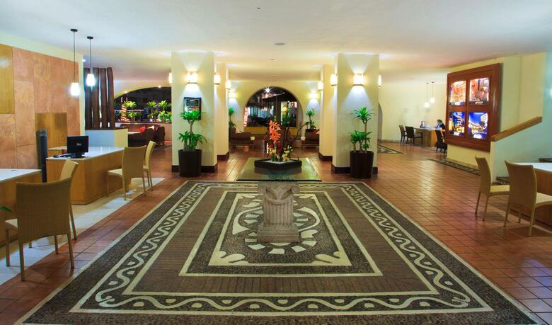 Hotel Plaza Pelicanos Grand Beach Resort