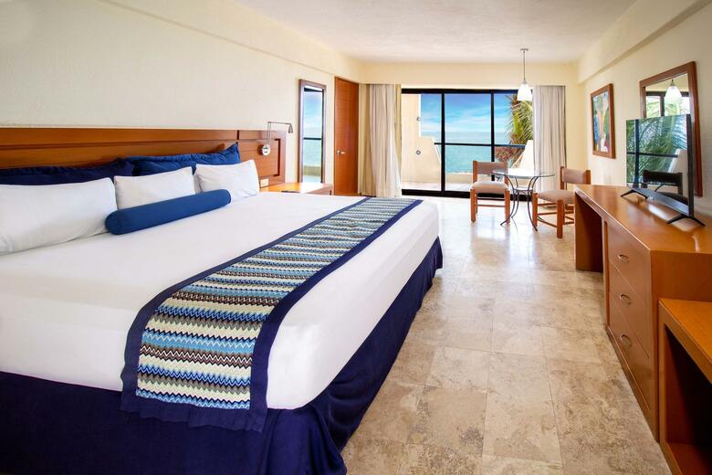 Hotel Plaza Pelicanos Grand Beach Resort