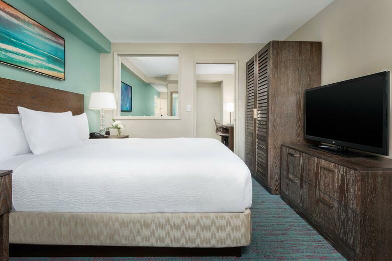 Hotel Courtyard By Marriott Waikiki Beach