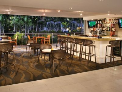 Hotel Courtyard By Marriott Waikiki Beach