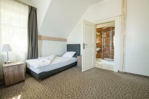 Hostal Nadwarcia?ski Dworek M?odzikowo