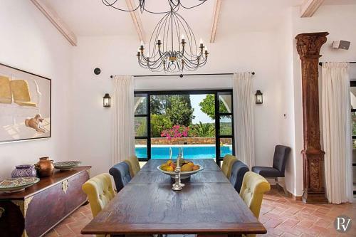 Sambada Villa Sleeps 10 Pool Air Con