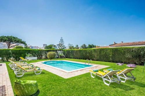 Gale Villa Sleeps 8 Pool Air Con Wifi