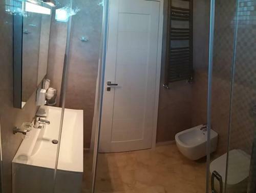 Sophia Sunrise Seaview Mamaia Serviced Apartment
