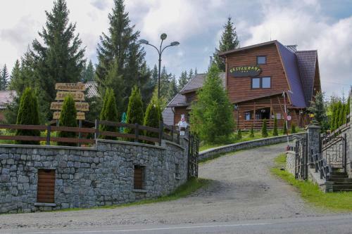 Hostal Pensiunile Zori de Zi Si Apus de Soare