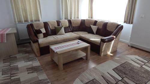 Hostal Olt-part Vend�gh�z