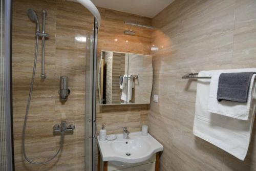 Sunny Apartment 18