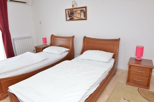 Apartment And Rooms In Club