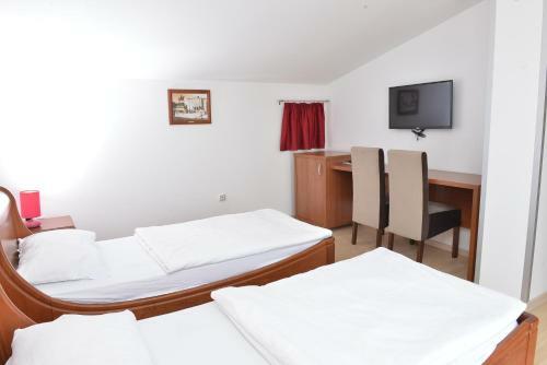 Apartment And Rooms In Club
