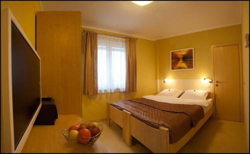 Bed & Breakfast Wing Club Hotel