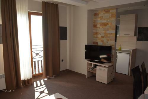 Lux Apartman U Hotelu Milmari