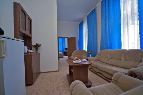 Hotel Pansionat Edem Building ?2