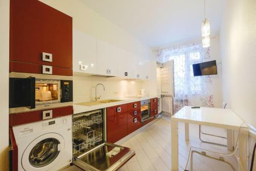 Apart Petrovskie On Kartashova 29b