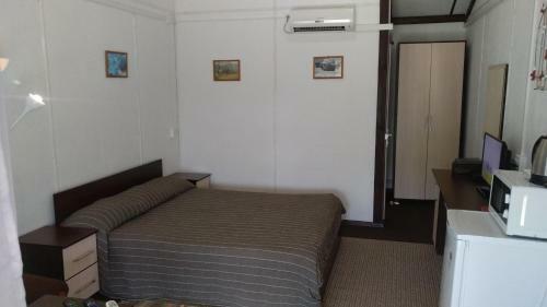 Hostal Nakhalenok Guest House