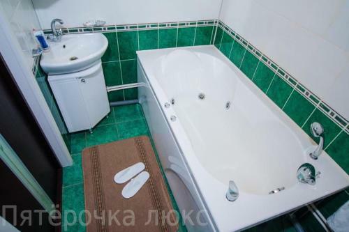 Hotel Pyaterochka Lux