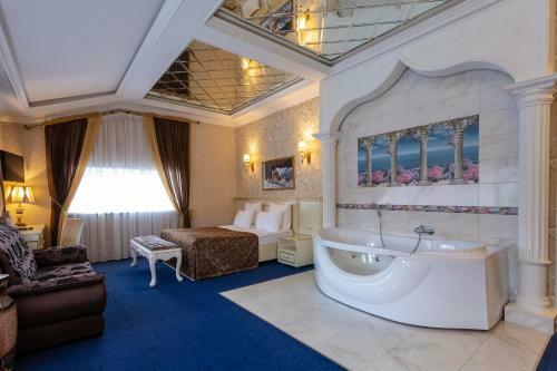 Golden Plaza Hotel