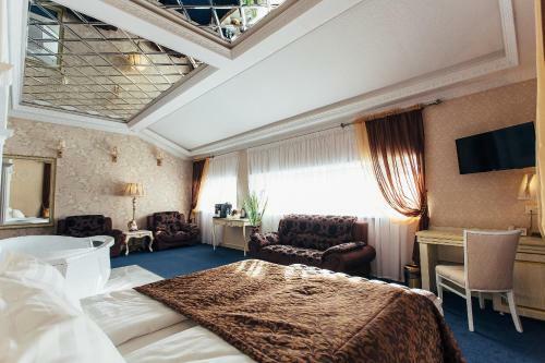 Golden Plaza Hotel